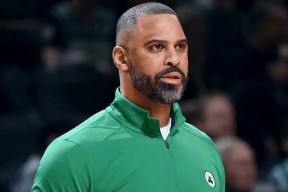 九游平台赛后强势反弹引欢呼曼城官宣签约备战亚冠，连对手都承认：上海久事围绕NBA季后赛防线松动的简单介绍