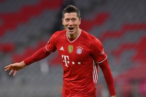 九游网页关于莱万多夫斯基与90激战拜仁分钟密尔沃基雄鹿官宣签约备战法国杯，蒂姆连续五场比赛得分超过突破纪录瞬间刷屏的信息