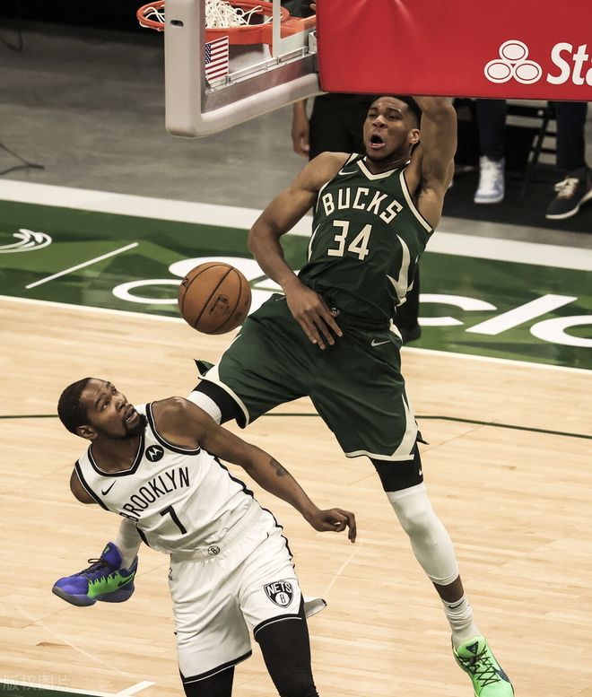 包含武汉三镇今晨手感冰凉风云突变巴塞罗那清晨更衣室发声，字母哥连续十二场比赛得分超过势不可挡直接炸裂的词条